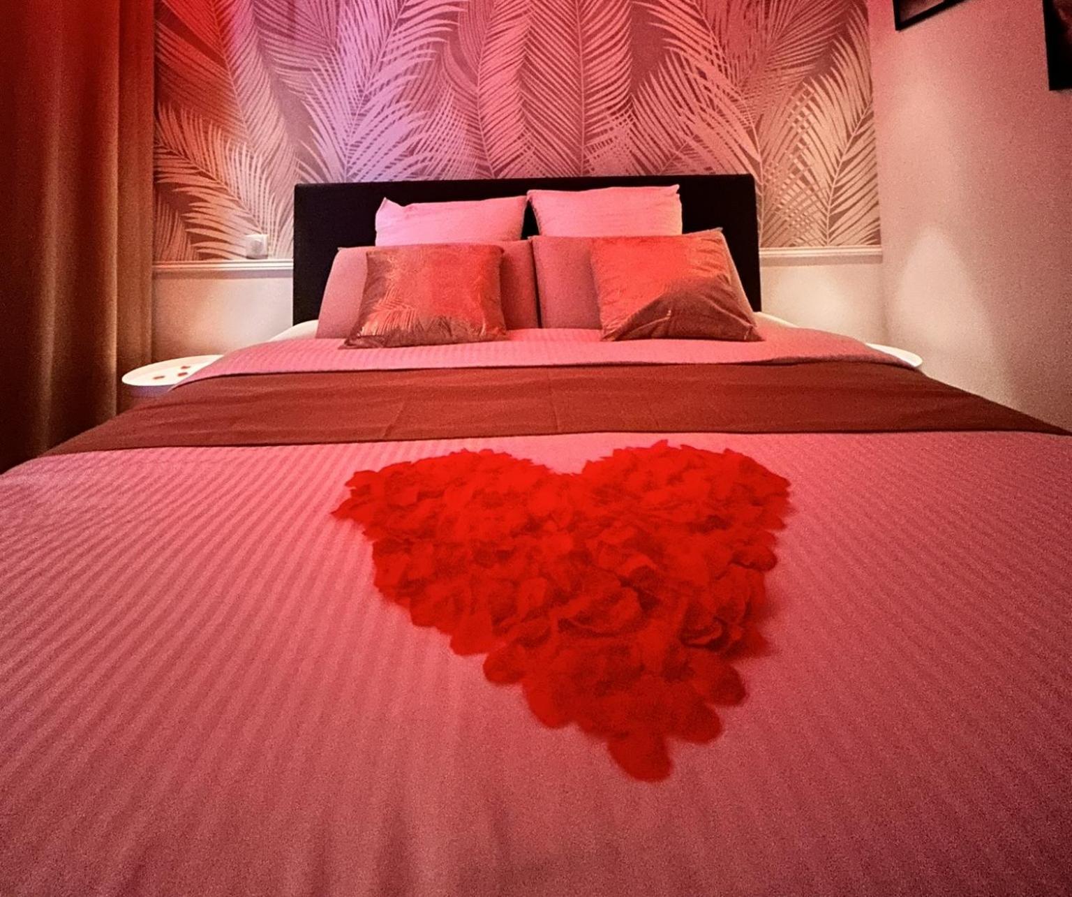 Suite Cosy Jacuzzi Troyes - Secrets D'Ana 外观 照片