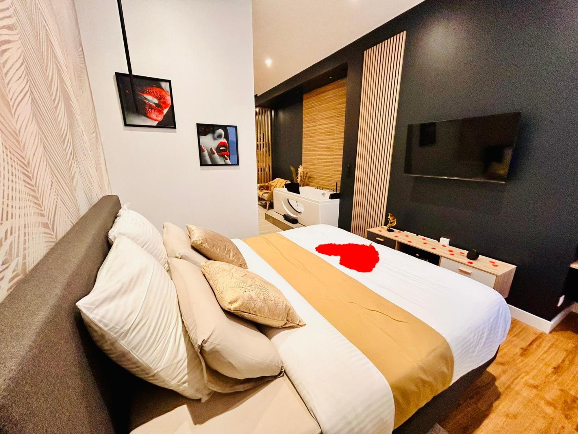 Suite Cosy Jacuzzi Troyes - Secrets D'Ana 外观 照片